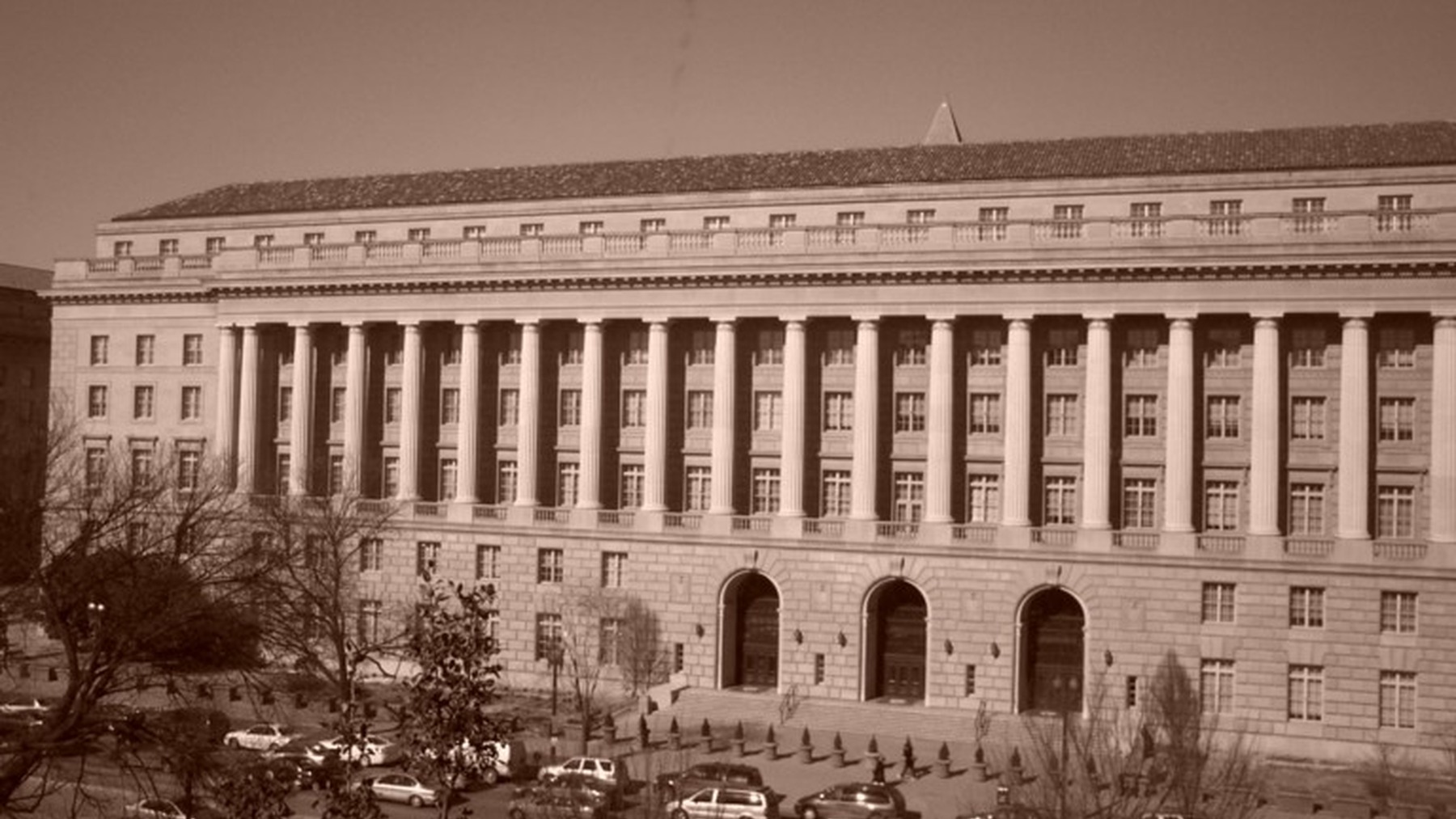 IRS Workforce Fell 29% as GAO Warned of Filing-Season Risks
